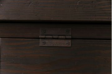 アンティーク家具　リメイク品　明治期　古い松材を利用したパタパタ扉の収納棚(戸棚、下駄箱、キャビネット)(1)