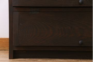 アンティーク家具　リメイク品　明治期　古い松材を利用したパタパタ扉の収納棚(戸棚、下駄箱、キャビネット)(1)
