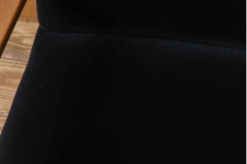 レトロ家具　昭和レトロ　ナラ材　黒い座面が格好いい一人掛けソファ(アームチェア)