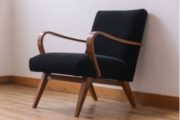 レトロ家具　昭和レトロ　ナラ材　黒い座面が格好いい一人掛けソファ(アームチェア)