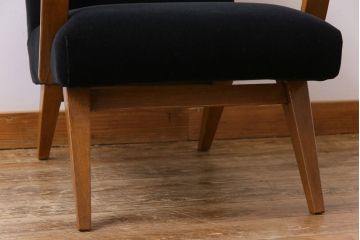 レトロ家具　昭和レトロ　ナラ材　黒い座面が格好いい一人掛けソファ(アームチェア)
