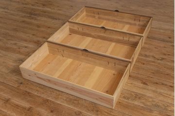 リメイク家具　柔和な雰囲気漂う脚付き箪笥ローボード(ローチェスト、テレビボード、衣装箪笥)
