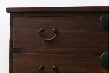 リメイク家具　柔和な雰囲気漂う脚付き箪笥ローボード(ローチェスト、テレビボード、衣装箪笥)