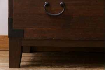 リメイク家具　柔和な雰囲気漂う脚付き箪笥ローボード(ローチェスト、テレビボード、衣装箪笥)