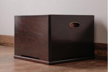 アンティーク雑貨　和製アンティーク　指物　紫檀材　なめらかな漆塗りの高級箱火鉢(手あぶり)(1)