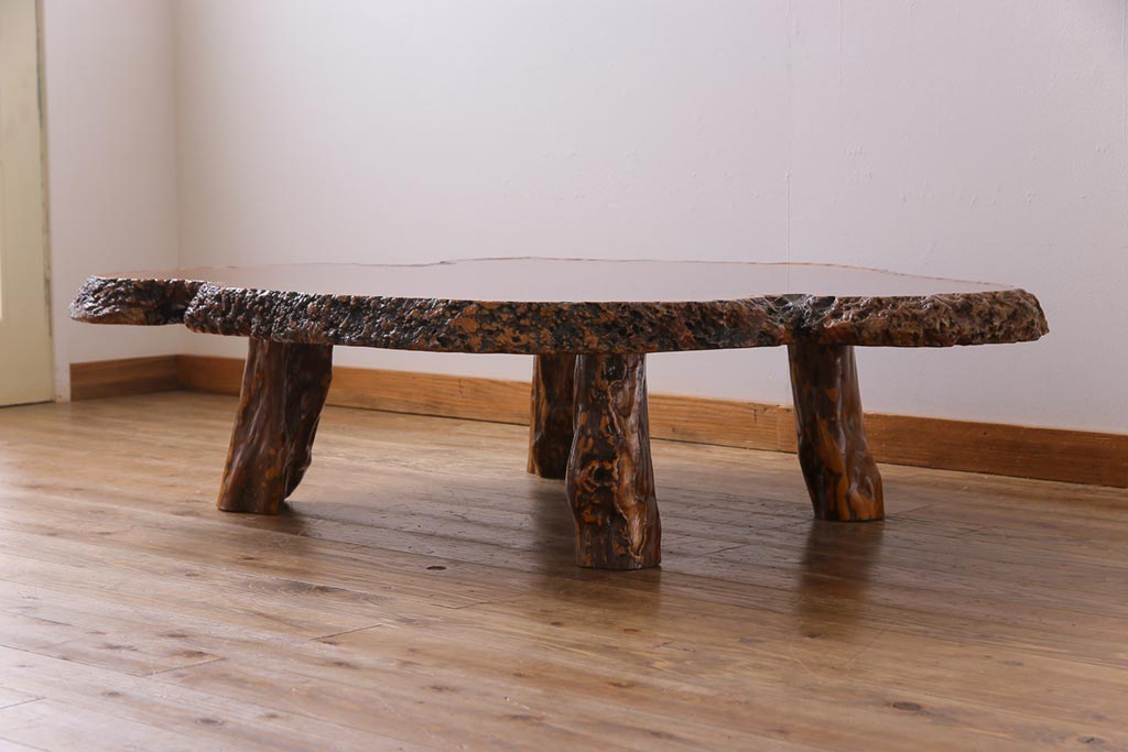 ヴィンテージ家具　ビンテージ　花梨(カリン)材　鳥眼杢　厚い天板が存在感を放つ座卓(テーブル)