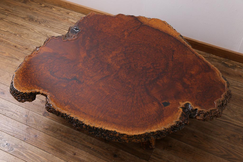 ヴィンテージ家具　ビンテージ　花梨(カリン)材　鳥眼杢　厚い天板が存在感を放つ座卓(テーブル)