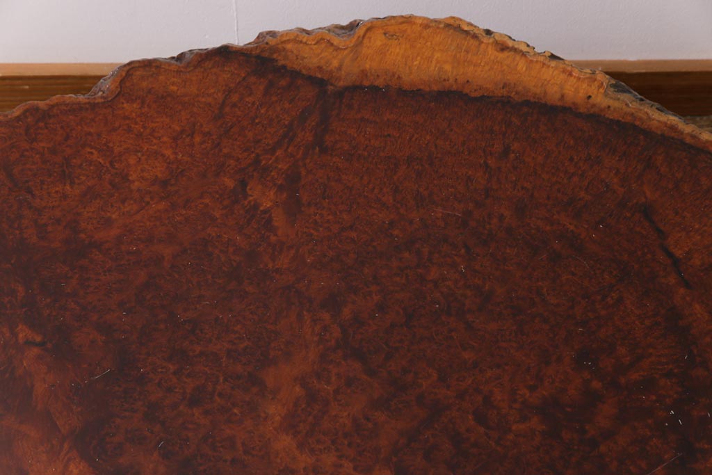 ヴィンテージ家具　ビンテージ　花梨(カリン)材　鳥眼杢　厚い天板が存在感を放つ座卓(テーブル)