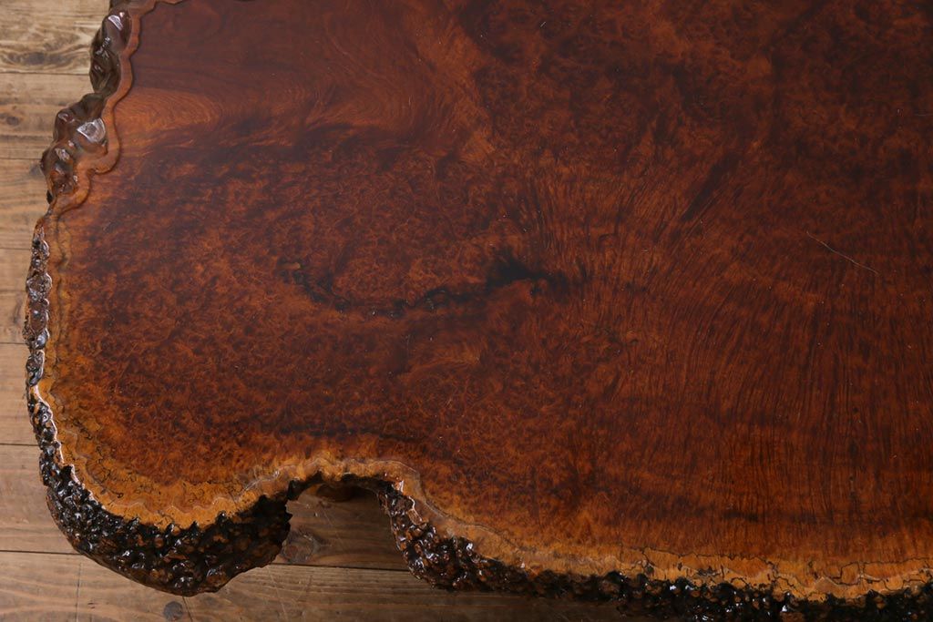 ヴィンテージ家具　ビンテージ　花梨(カリン)材　鳥眼杢　厚い天板が存在感を放つ座卓(テーブル)