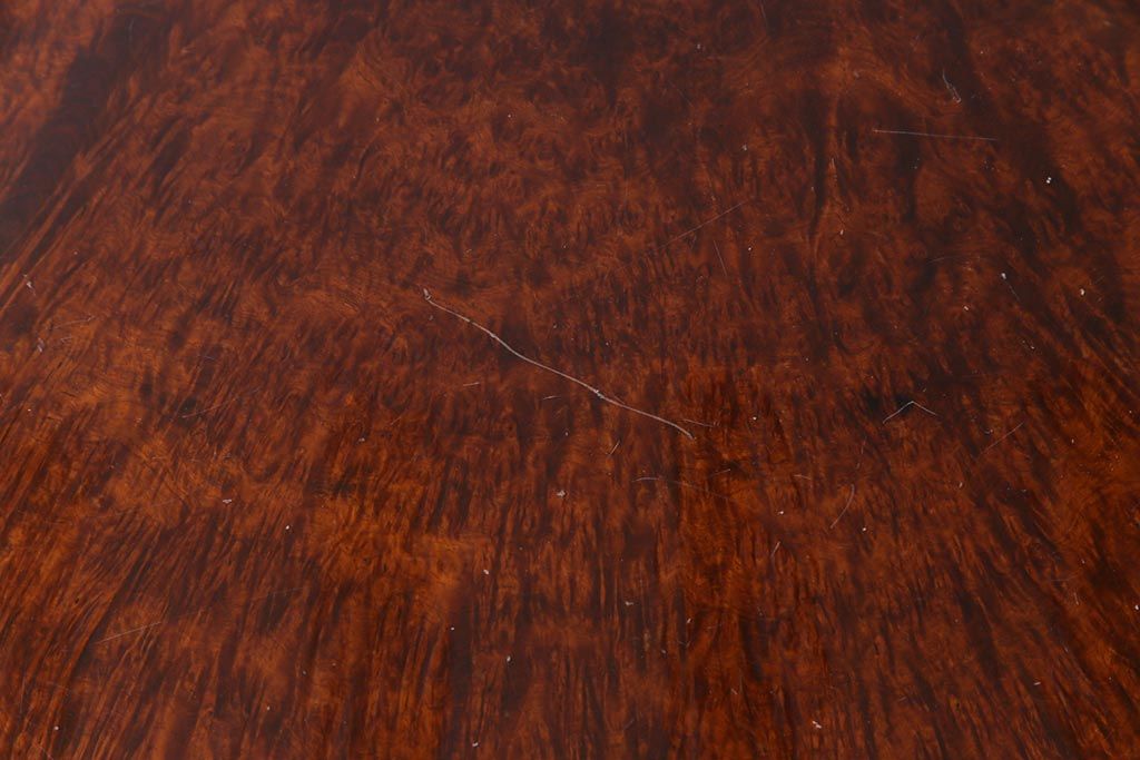 ヴィンテージ家具　ビンテージ　花梨(カリン)材　鳥眼杢　厚い天板が存在感を放つ座卓(テーブル)