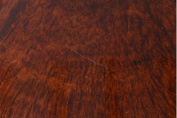 ヴィンテージ家具　ビンテージ　花梨(カリン)材　鳥眼杢　厚い天板が存在感を放つ座卓(テーブル)