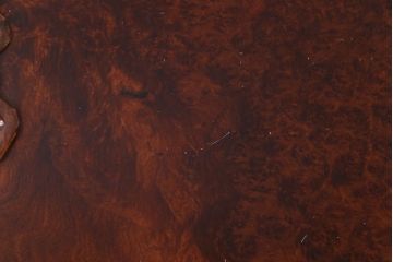 ヴィンテージ家具　ビンテージ　花梨(カリン)材　鳥眼杢　厚い天板が存在感を放つ座卓(テーブル)