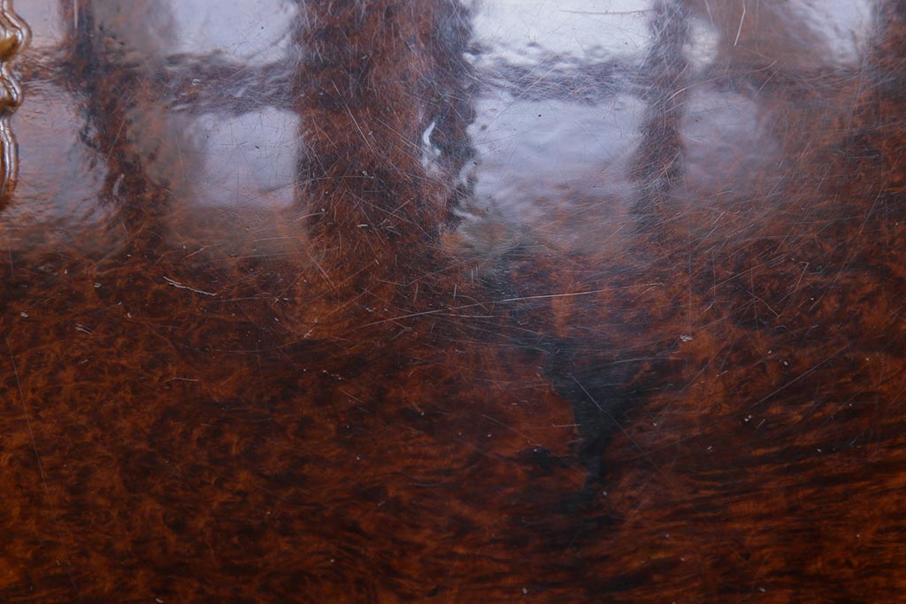 ヴィンテージ家具　ビンテージ　花梨(カリン)材　鳥眼杢　厚い天板が存在感を放つ座卓(テーブル)