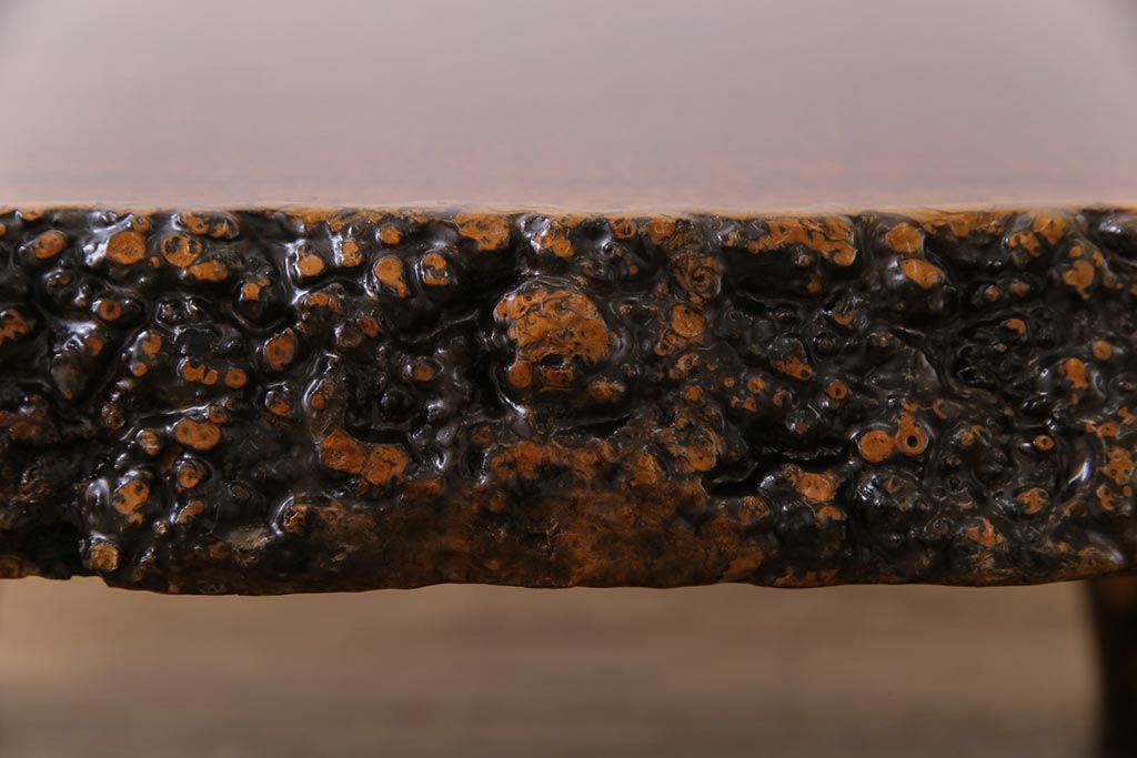 ヴィンテージ家具　ビンテージ　花梨(カリン)材　鳥眼杢　厚い天板が存在感を放つ座卓(テーブル)