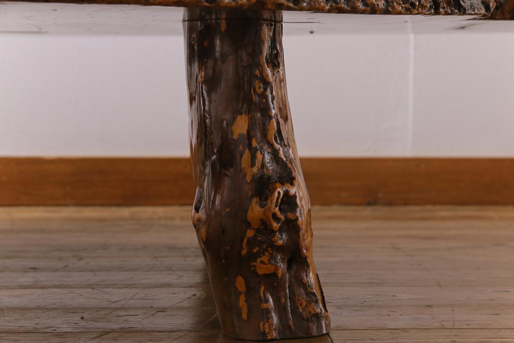 ヴィンテージ家具　ビンテージ　花梨(カリン)材　鳥眼杢　厚い天板が存在感を放つ座卓(テーブル)