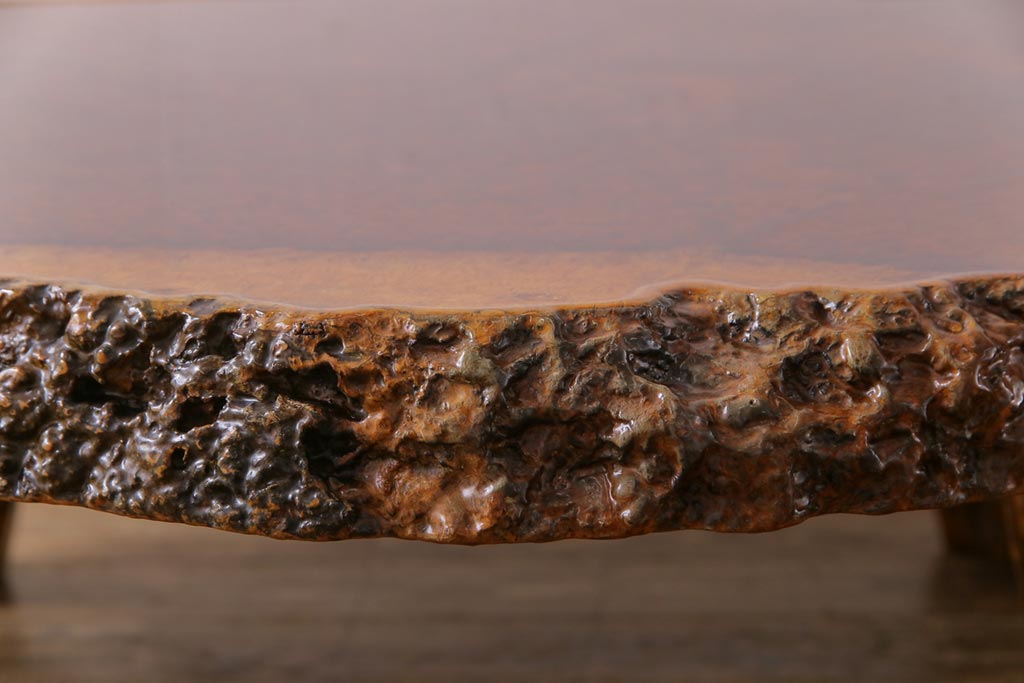 ヴィンテージ家具　ビンテージ　花梨(カリン)材　鳥眼杢　厚い天板が存在感を放つ座卓(テーブル)