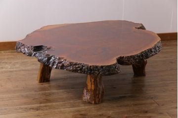 ヴィンテージ家具　ビンテージ　花梨(カリン)材　鳥眼杢　厚い天板が存在感を放つ座卓(テーブル)