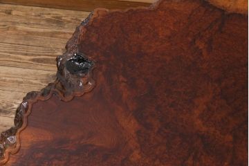 ヴィンテージ家具　ビンテージ　花梨(カリン)材　鳥眼杢　厚い天板が存在感を放つ座卓(テーブル)