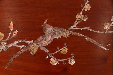 ビンテージ　高級唐木家具　花鳥図　美しい象嵌があしらわれたビューローブックケース(ライティングビューロー、本箱、飾り棚、ワークデスク、ヴィンテージ、在宅用、在宅ワーク)(定価約65万円)