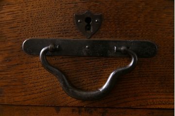 アンティーク家具　大正昭和初期　カバ材　上品な和の趣あふれる帳場箪笥(収納棚)