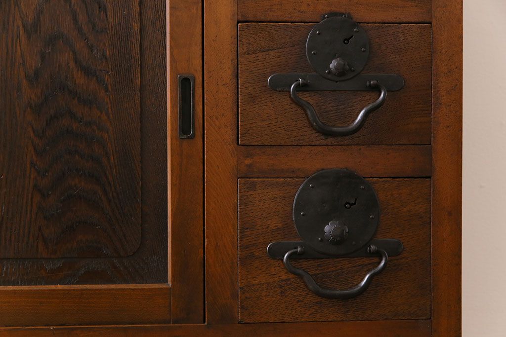 アンティーク家具　大正昭和初期　カバ材　上品な和の趣あふれる帳場箪笥(収納棚)