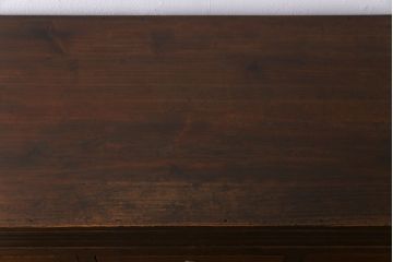 レトロ家具　昭和レトロ　モールガラスの戸棚付き　取っ手のデザインが上品なチェスト(衣装箪笥)