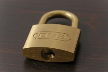 アンティーク雑貨　レトロ　BUS　シンプルなパドロックキー(南京錠、鍵、錠前)