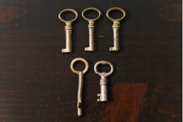 アンティーク雑貨　アンティーク　シャビーな雰囲気が魅力的なキー(鍵、カギ)5本セット