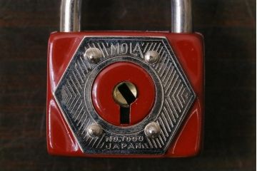 アンティーク雑貨　昭和レトロ　MOLA　赤いパドロックキー(南京錠、鍵、錠前)(1)
