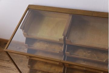 ビンテージ家具　イギリスヴィンテージ　Dudley Co.Lt　オーク材　メンズライクな佇まいのシャツケース(ガラスケース、ショーケース)