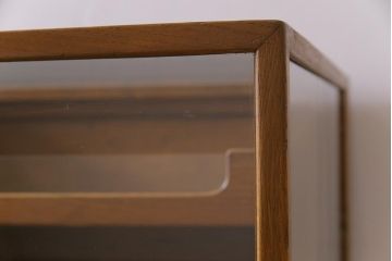 ビンテージ家具　イギリスヴィンテージ　Dudley Co.Lt　オーク材　メンズライクな佇まいのシャツケース(ガラスケース、ショーケース)