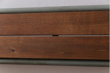 レトロ家具　リメイク家具　懐かしい面影が宿るパイプ脚のレトロなベンチ(長椅子)