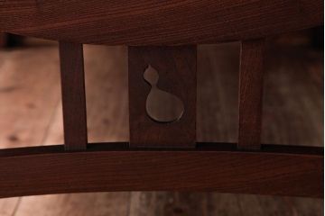 アンティーク家具　和製アンティーク　総ケヤキ材　天板一枚板　小粋なデザインが趣あふれる座卓(ローテーブル)