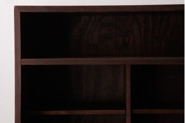 レトロ家具　昭和レトロ　古い木の質感が味わい深いガラス収納棚(食器棚)