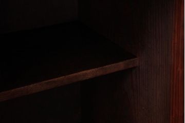 レトロ家具　昭和レトロ　古い木の質感が味わい深いガラス収納棚(食器棚)