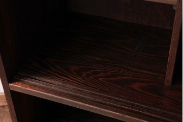 レトロ家具　昭和レトロ　古い木の質感が味わい深いガラス収納棚(食器棚)