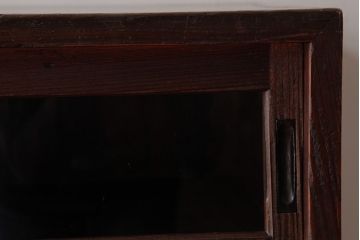 レトロ家具　昭和レトロ　古い木の質感が味わい深いガラス収納棚(食器棚)