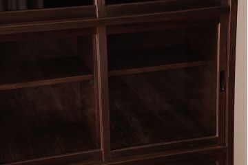 レトロ家具　昭和レトロ　古い木の質感が味わい深いガラス収納棚(食器棚)