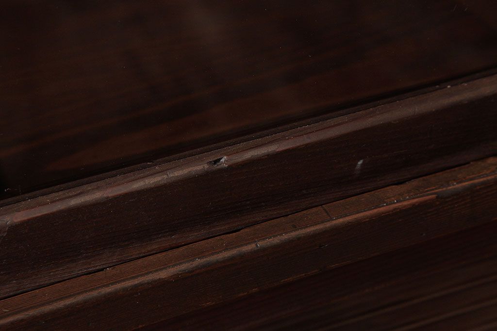 レトロ家具　昭和レトロ　古い木の質感が味わい深いガラス収納棚(食器棚)