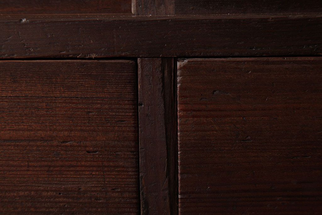 レトロ家具　昭和レトロ　古い木の質感が味わい深いガラス収納棚(食器棚)