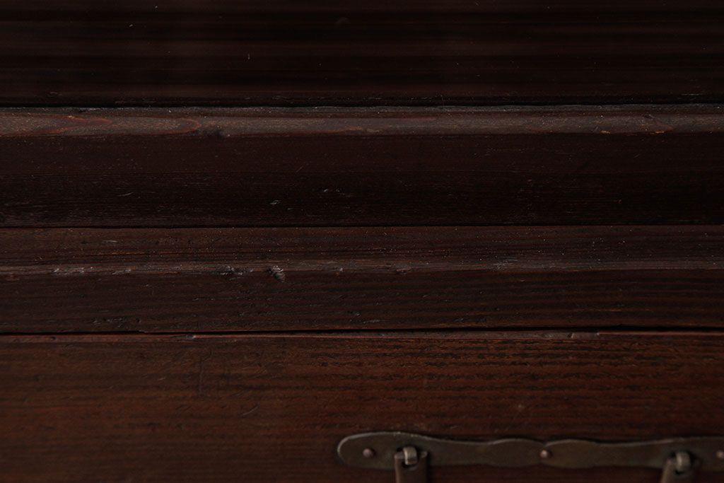 レトロ家具　昭和レトロ　古い木の質感が味わい深いガラス収納棚(食器棚)