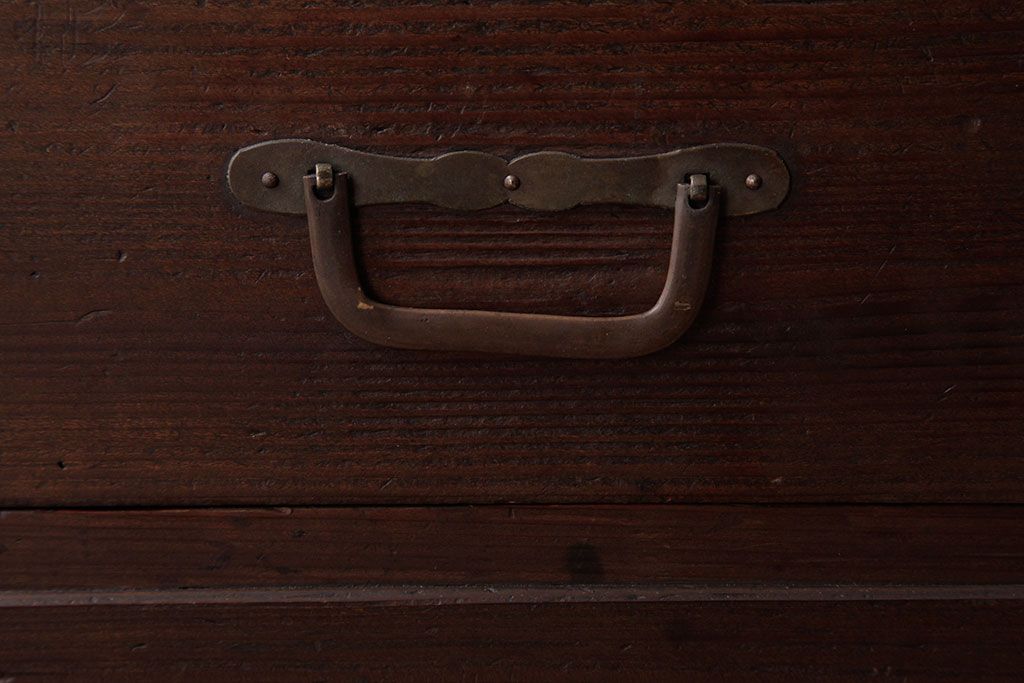 レトロ家具　昭和レトロ　古い木の質感が味わい深いガラス収納棚(食器棚)