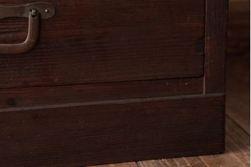 レトロ家具　昭和レトロ　古い木の質感が味わい深いガラス収納棚(食器棚)