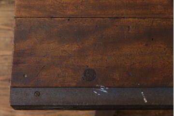 ヴィンテージ家具　ビンテージ　ジャンクさが魅力的なアイアンフレームの作業台(鉄脚テーブル)(1)