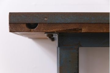 ヴィンテージ家具　ビンテージ　ジャンクさが魅力的なアイアンフレームの作業台(鉄脚テーブル)(1)