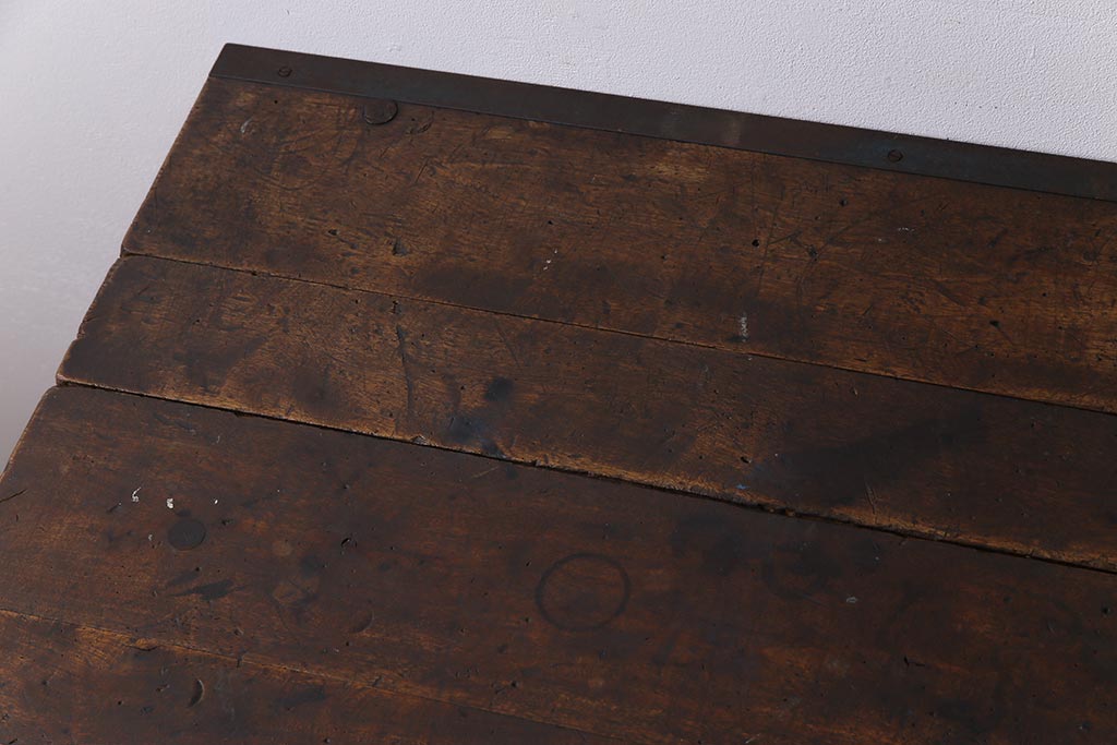 ヴィンテージ家具　ビンテージ　ジャンクさが魅力的なアイアンフレームの作業台(鉄脚テーブル)(3)