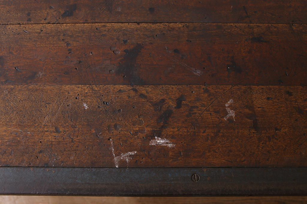 ヴィンテージ家具　ビンテージ　ジャンクさが魅力的なアイアンフレームの作業台(鉄脚テーブル)(3)