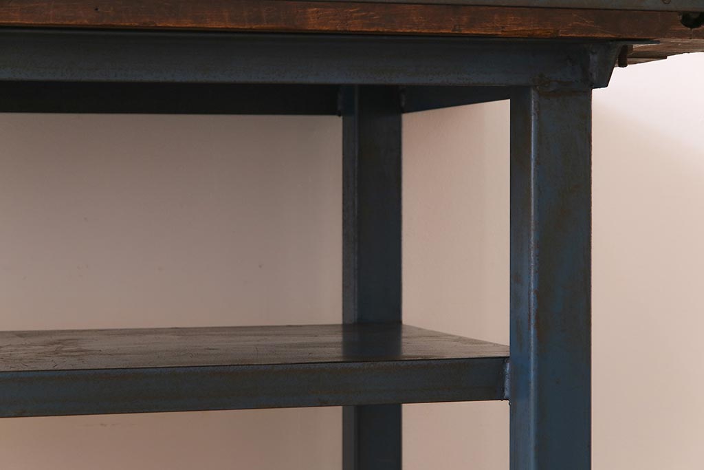 ヴィンテージ家具　ビンテージ　ジャンクさが魅力的なアイアンフレームの作業台(鉄脚テーブル)(3)