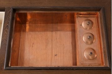アンティーク雑貨　最高級品　鉄刀木(タガヤサン)無垢材を贅沢に使用した関西火鉢のローテーブル(長火鉢、座卓、リビングテーブル、囲炉裏)(1)