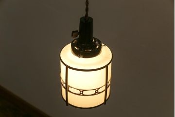 昭和レトロ　和モダンで味わい深い乳白ガラスシェード(電笠、天井照明)